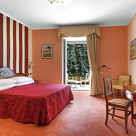 Prestige Hotel 4*
