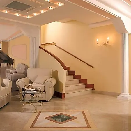 Prestige Hotel 4*